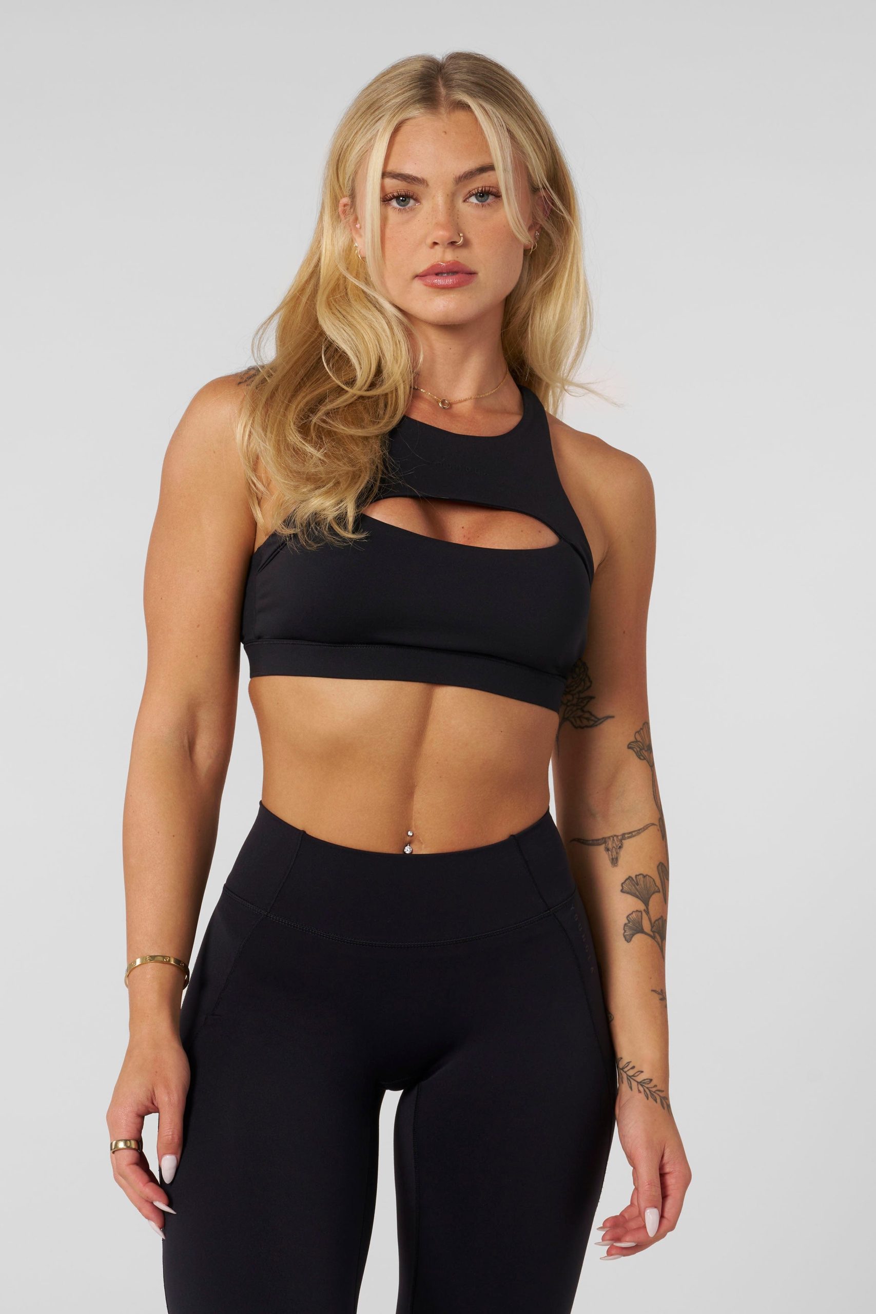 W365 - Elevate cut-out bra - Image 10